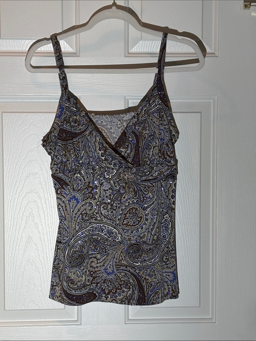 Women’s Paisley V-Neck Sleeveless Tank Top in Brown and Blue